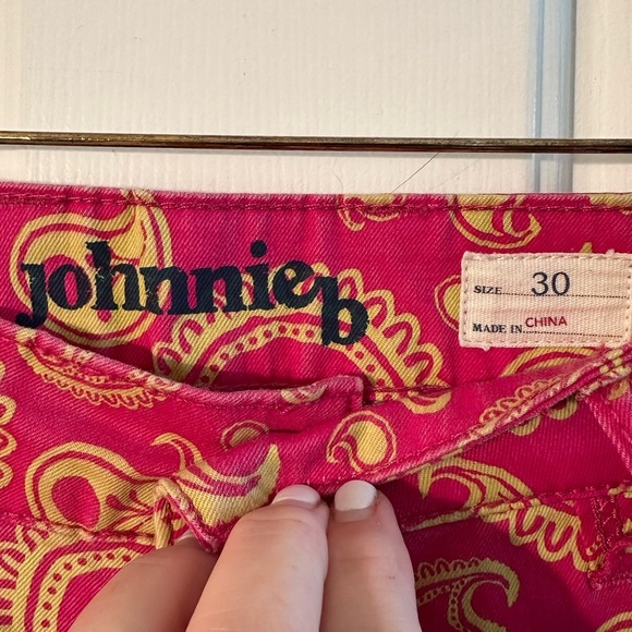 Johnnie B Women’s 30 Pink Orange Paisley Cotton Span MICRO Shorts Rolled Cuff - Picture 2 of 8